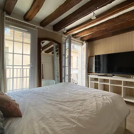 Apartment Charming Apt Close To Notre Dame De