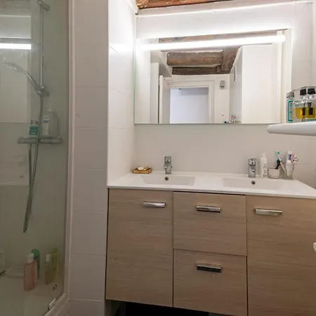 Charming Apt Close To Notre Dame De Appartamento *